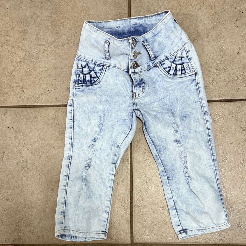 Chic Light Blue Women's Cropped Jeans